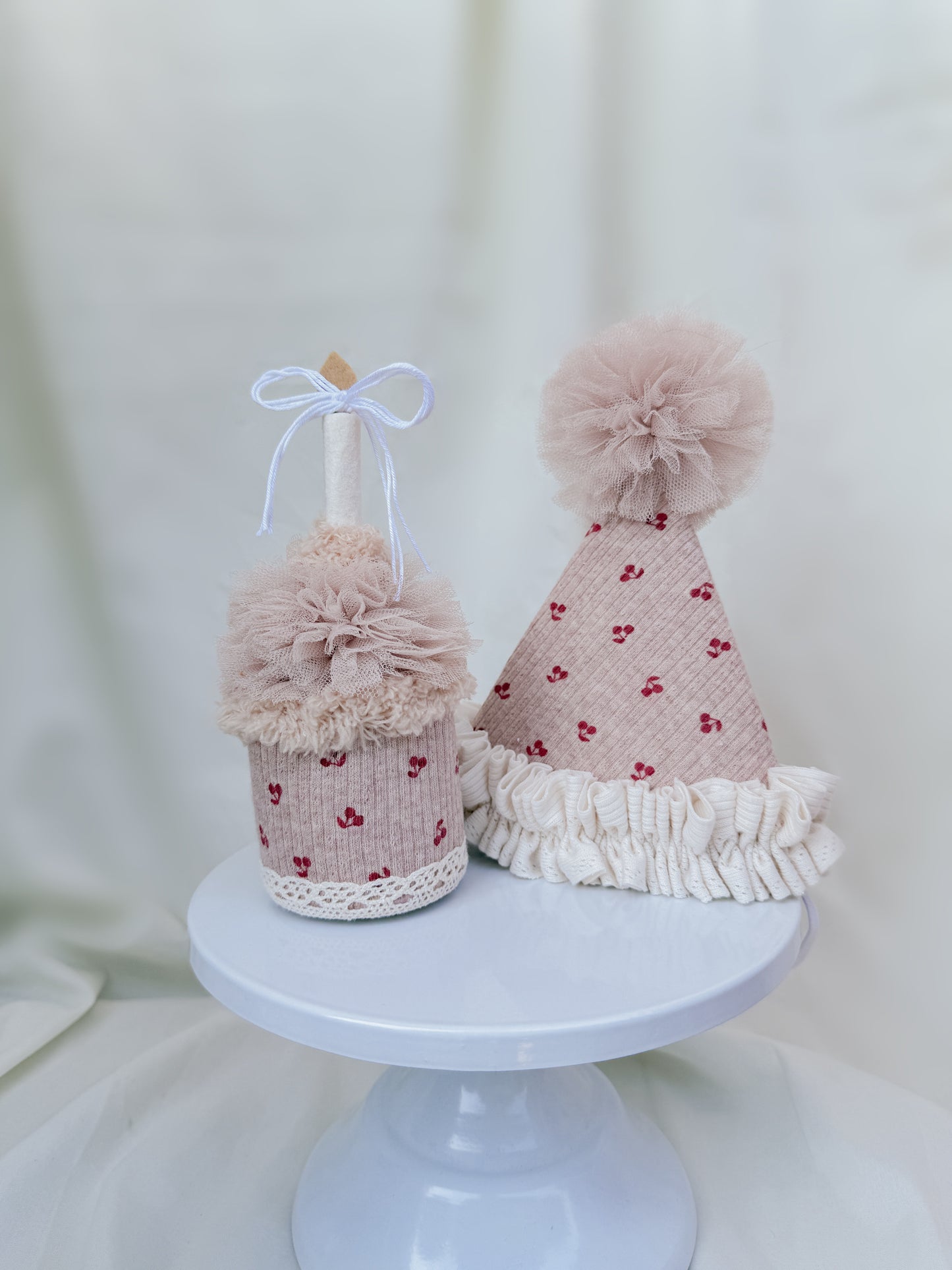 Cherries and Cream Mini Cake Set