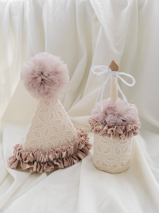 Vintage Bloom Eyelet Celebration Set